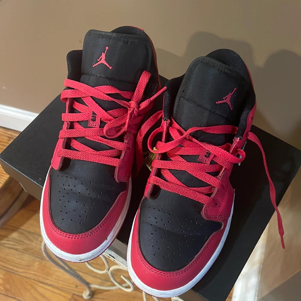 Jordan 1 Low Black & Cherry Red GS7